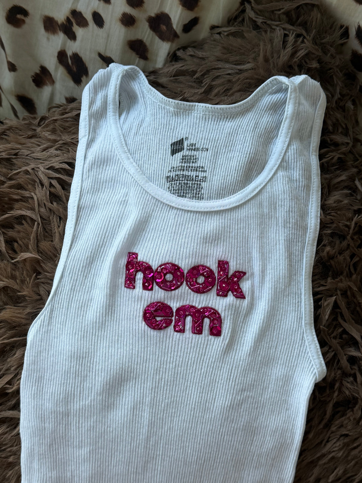Hook Em hot pink beaded tank